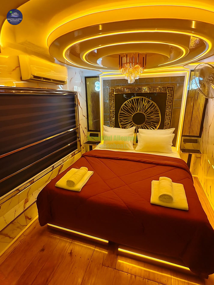bedroom of a premium 1 bedroom boathouse in alleppey kerala for honeymoon