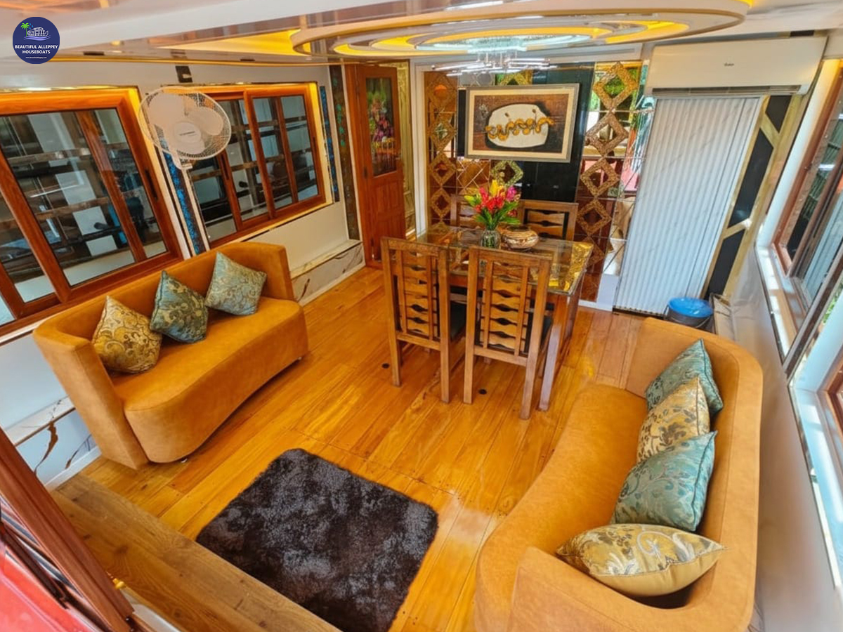 glass covered a/c dining in a 1 bedroom premium houseboat