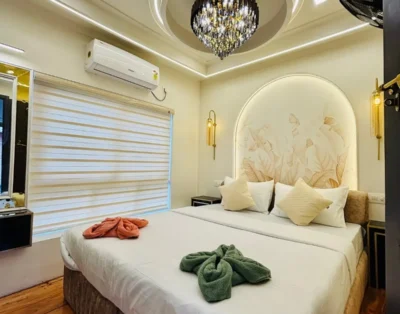 Mithram One Bedroom Premium Houseboat with Upper deck